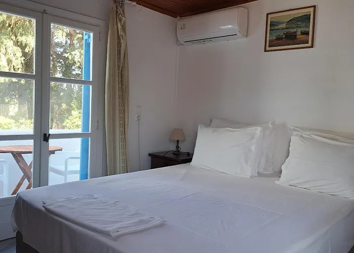 Bizas & Gæstehus 3*