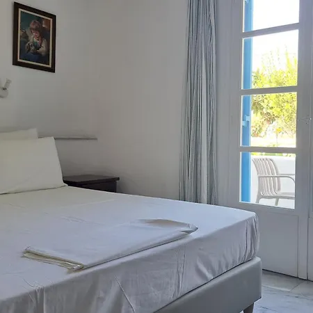 Bizas & 3* Πάρος